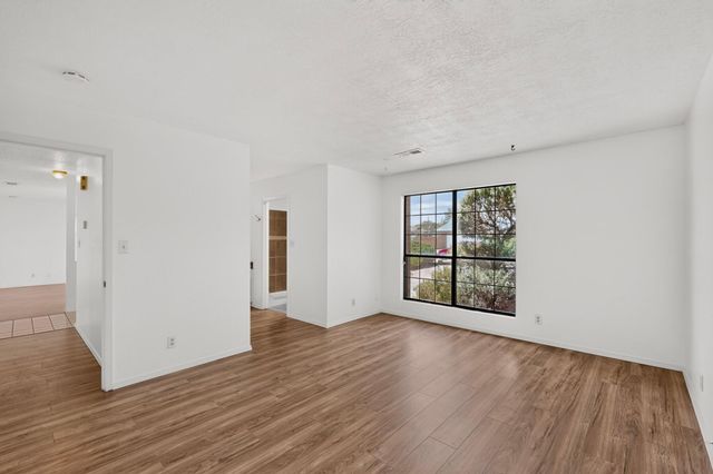 404 Longwood Drive NE, Rio Rancho, NM 87124