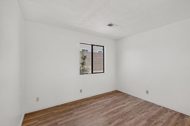 404 Longwood Drive NE, Rio Rancho, NM 87124