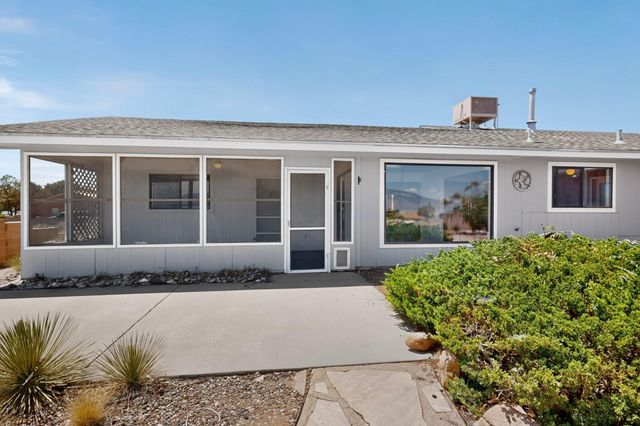 404 Longwood Drive NE, Rio Rancho, NM 87124