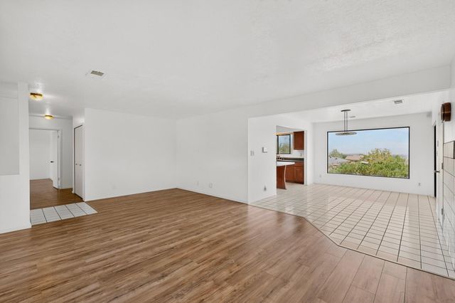 404 Longwood Drive NE, Rio Rancho, NM 87124
