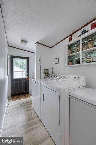 204 AMBER CIR, New Holland, PA 17557
