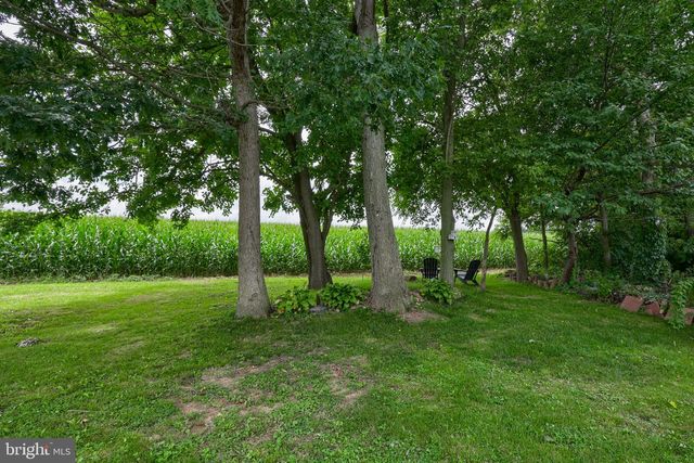 204 AMBER CIR, New Holland, PA 17557
