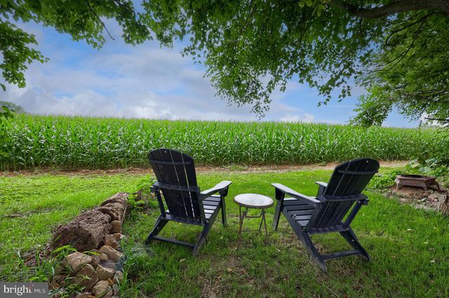204 AMBER CIR, New Holland, PA 17557