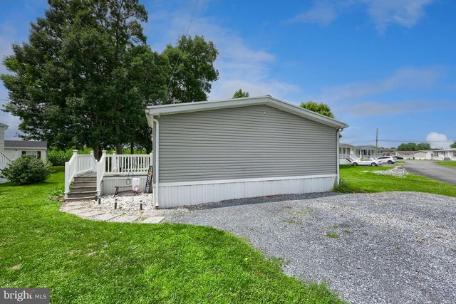 204 AMBER CIR, New Holland, PA 17557
