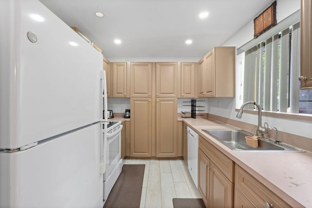 9592 SW 1st Court 13-F, Coral Springs, FL 33071