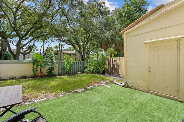 9592 SW 1st Court 13-F, Coral Springs, FL 33071