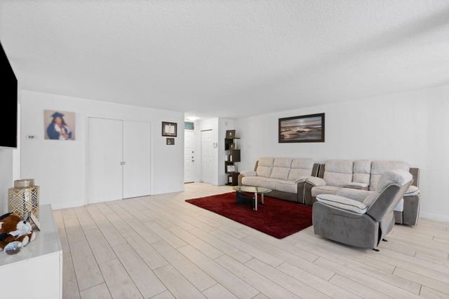 9592 SW 1st Court 13-F, Coral Springs, FL 33071