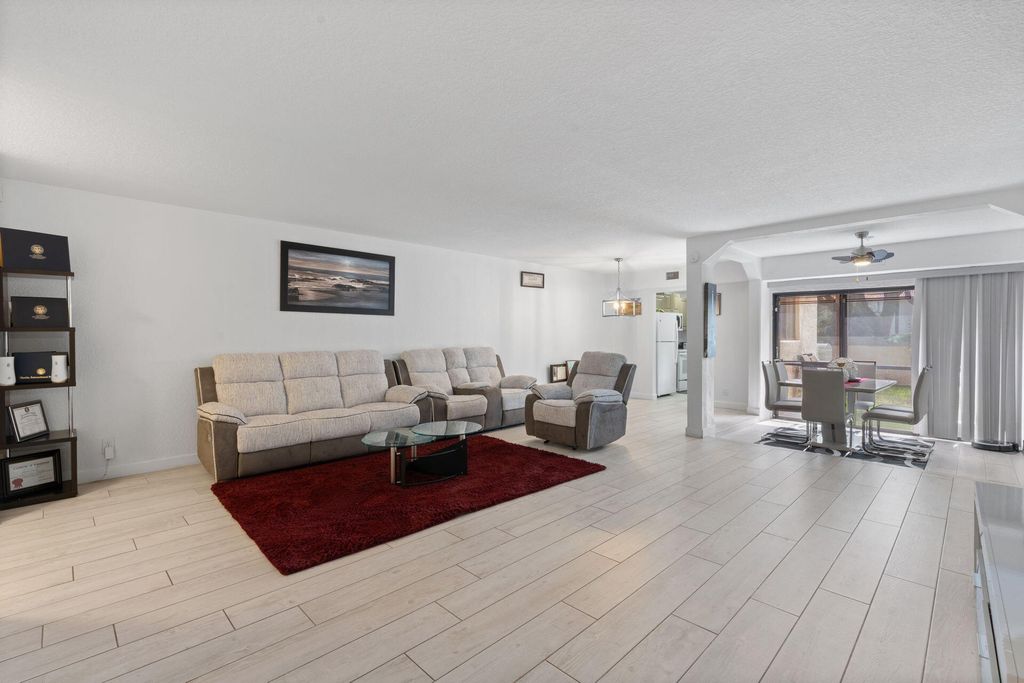 9592 SW 1st Court 13-F, Coral Springs, FL 33071