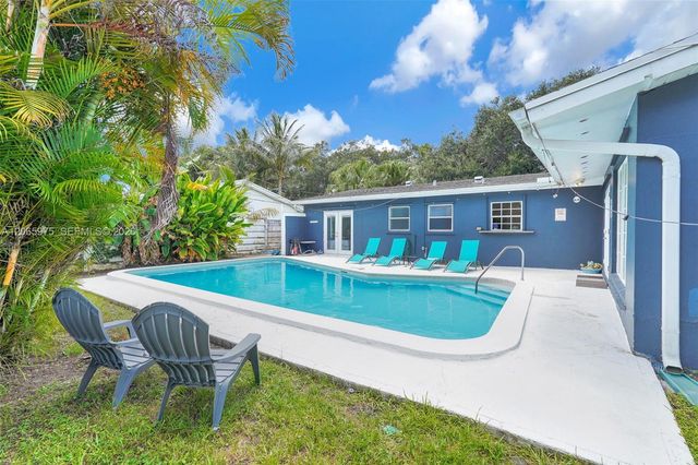 407 S 56th Terrace, Hollywood, FL 33023