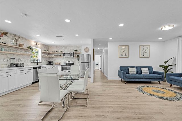 407 S 56th Terrace, Hollywood, FL 33023