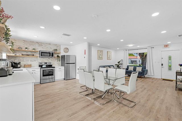407 S 56th Terrace, Hollywood, FL 33023