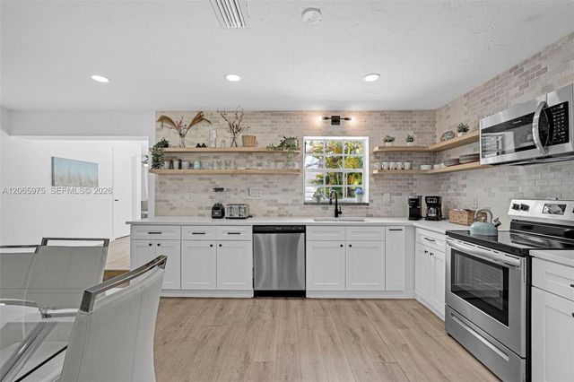 407 S 56th Terrace, Hollywood, FL 33023