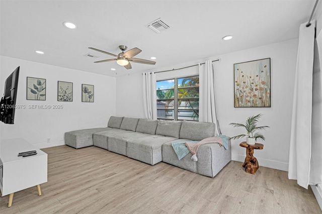 407 S 56th Terrace, Hollywood, FL 33023