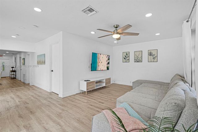 407 S 56th Terrace, Hollywood, FL 33023