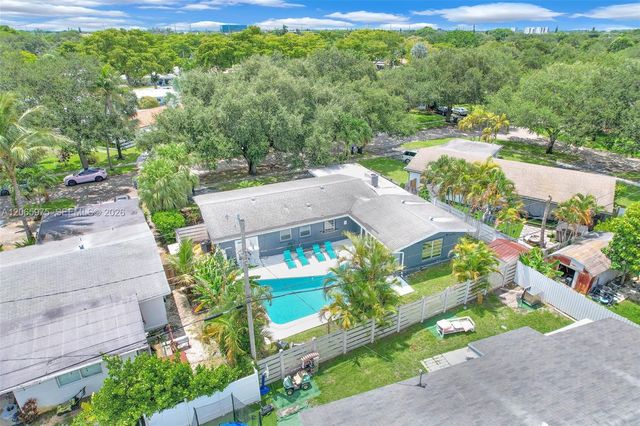 407 S 56th Terrace, Hollywood, FL 33023