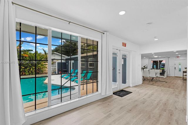 407 S 56th Terrace, Hollywood, FL 33023