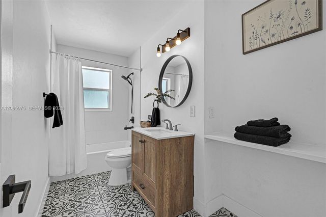 407 S 56th Terrace, Hollywood, FL 33023