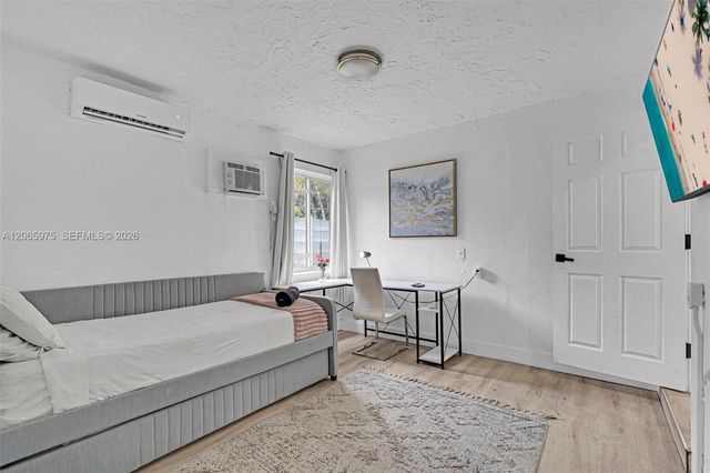 407 S 56th Terrace, Hollywood, FL 33023