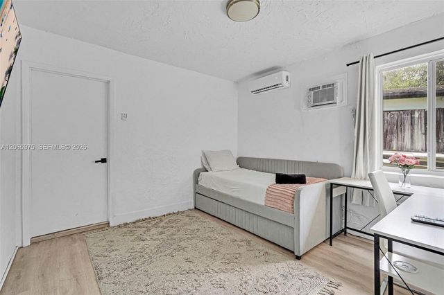407 S 56th Terrace, Hollywood, FL 33023