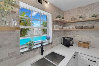 407 S 56th Terrace, Hollywood, FL 33023