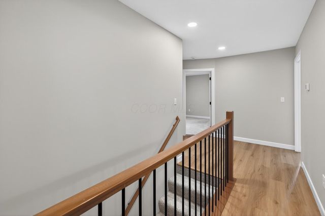 532 Floral Valley W, Howard, OH 43028