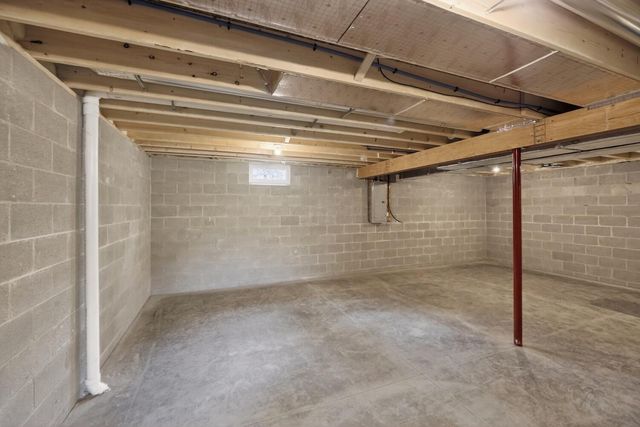 532 Floral Valley W, Howard, OH 43028