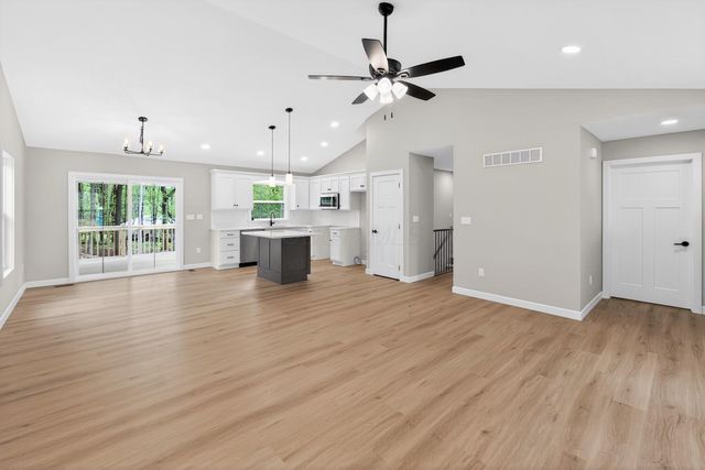 532 Floral Valley W, Howard, OH 43028