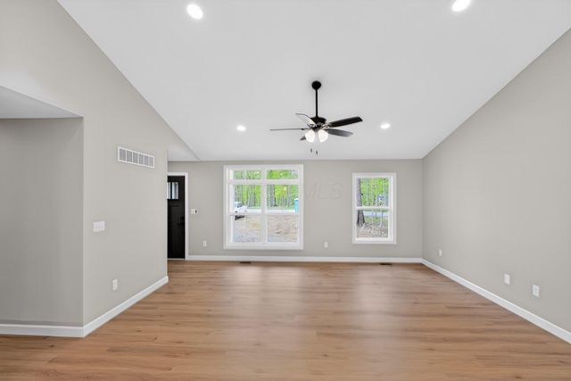 532 Floral Valley W, Howard, OH 43028