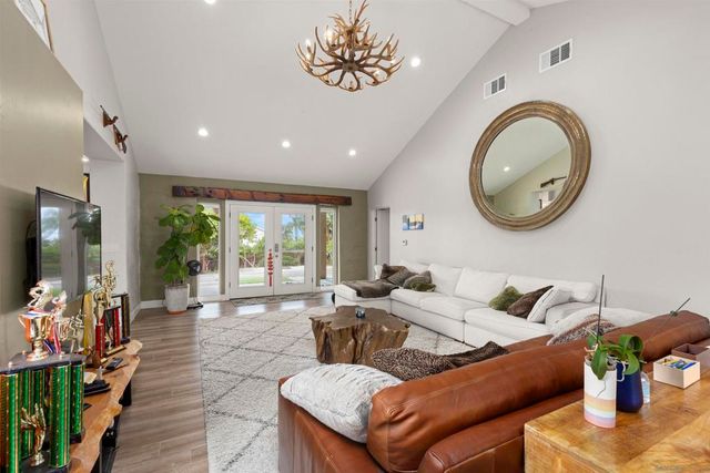 752 Bracero Road, Encinitas, CA 92024