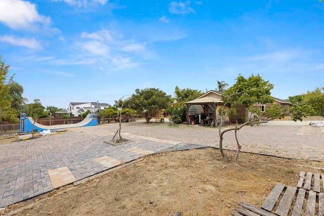 752 Bracero Road, Encinitas, CA 92024