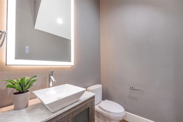 212 W 6th Street, Houston, TX 77007