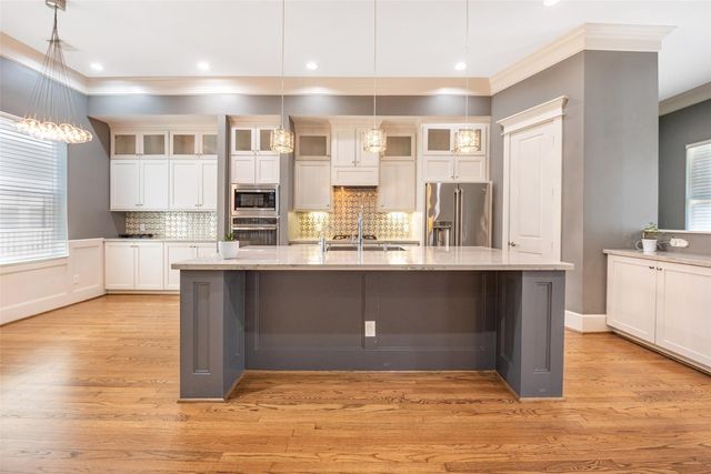 212 W 6th Street, Houston, TX 77007