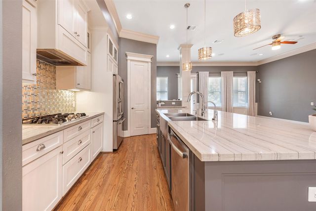 212 W 6th Street, Houston, TX 77007