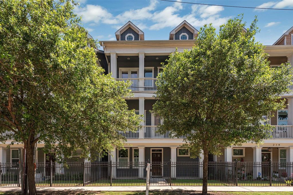 212 W 6th Street, Houston, TX 77007