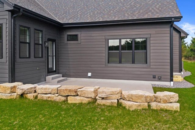 375 Pinehurst Drive, Nekoosa, WI 54457