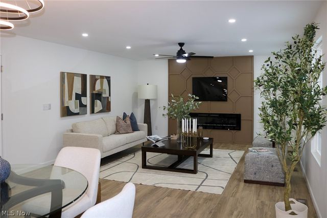 7602 Hickory, Oakwood Village, OH 44146