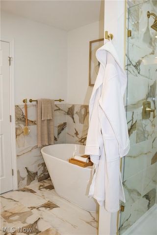 7602 Hickory, Oakwood Village, OH 44146