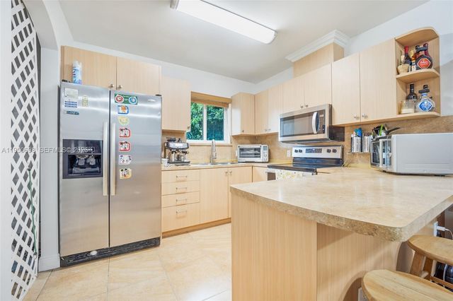 2930 SW 11th ST, Miami, FL 33135