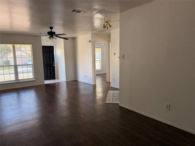 5412 Creekridge Drive, Arlington, TX 76018