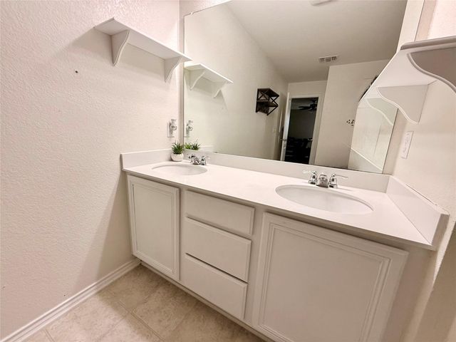 6805 Horseshoe Pond DR, Del Valle, TX 78617