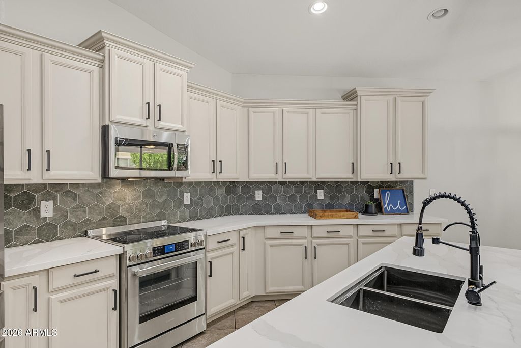 10734 E LINCOLN Avenue, Mesa, AZ 85212 — photo 2