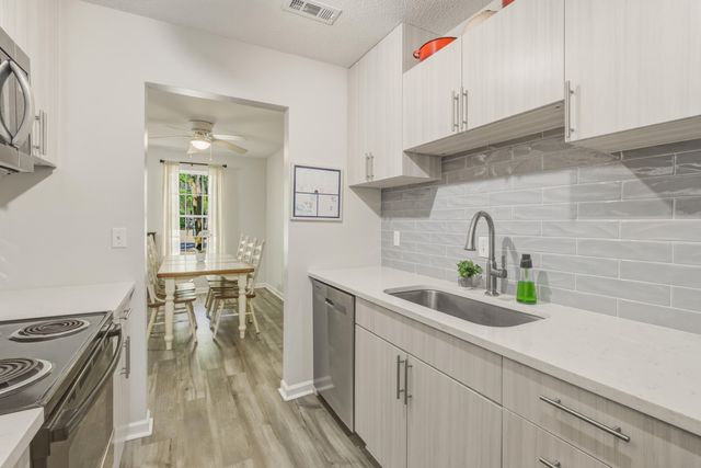 7988 Vermont Road, North Charleston, SC 29418