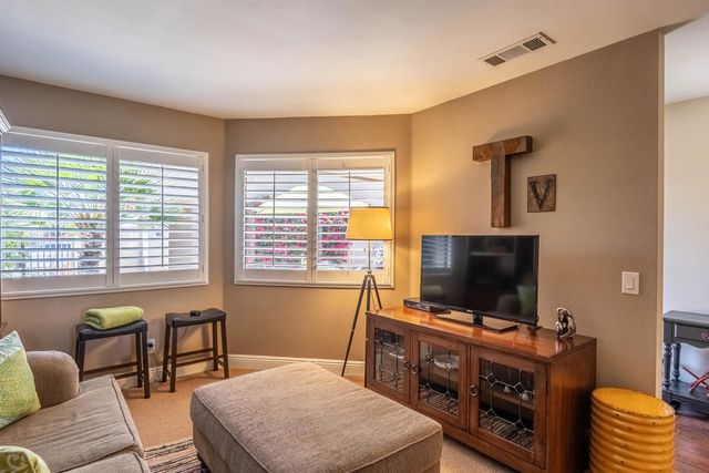 39432 Narcissus Way, Palm Desert, CA 92211