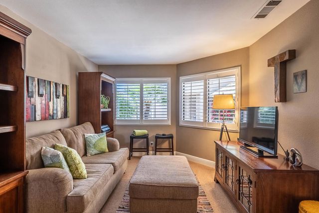 39432 Narcissus Way, Palm Desert, CA 92211