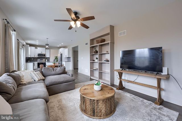 1584 BUNKER COURT, Chambersburg, PA 17202