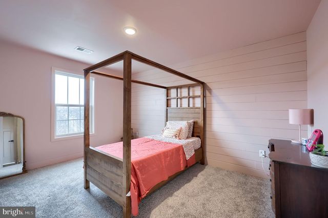 1584 BUNKER COURT, Chambersburg, PA 17202