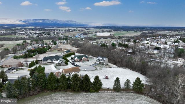 1584 BUNKER COURT, Chambersburg, PA 17202