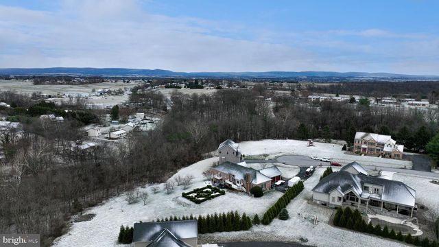 1584 BUNKER COURT, Chambersburg, PA 17202