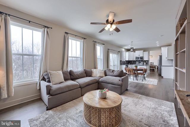 1584 BUNKER COURT, Chambersburg, PA 17202