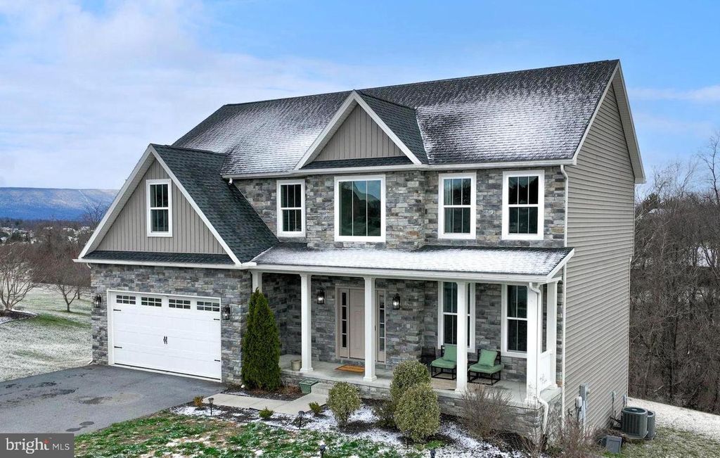 1584 BUNKER COURT, Chambersburg, PA 17202